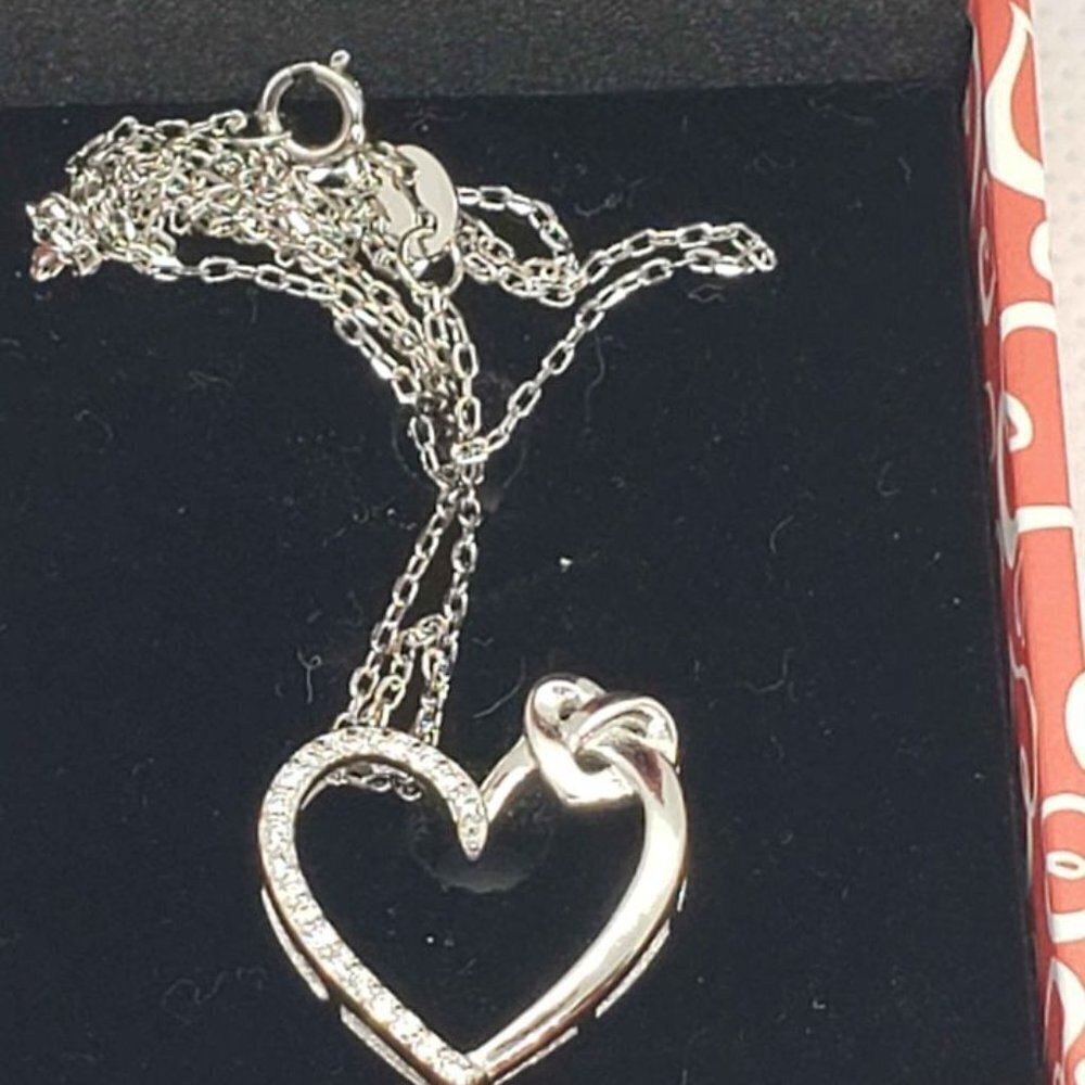 Brand New Sterling Silver 925 CZ stones Necklace